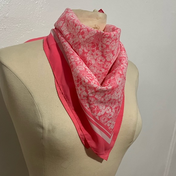 Vintage 70s Floral Print Pink Square Scarf - Picture 2 of 6